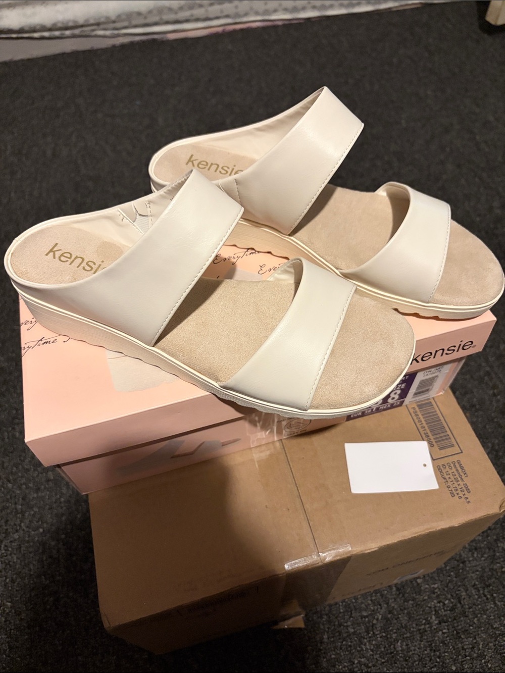 Kensie Cream Double-Strap Slide Sandals size 8